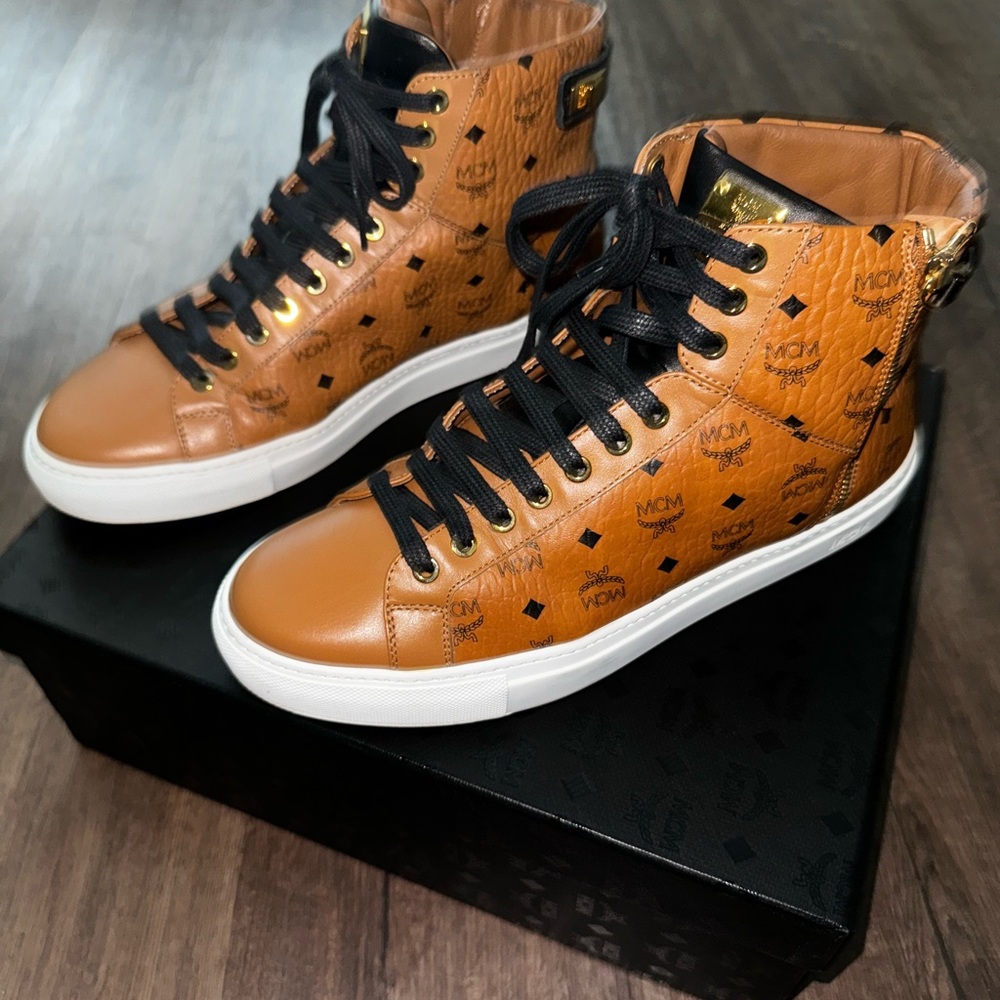 MCM Men's Brown High-Top Sneakers
